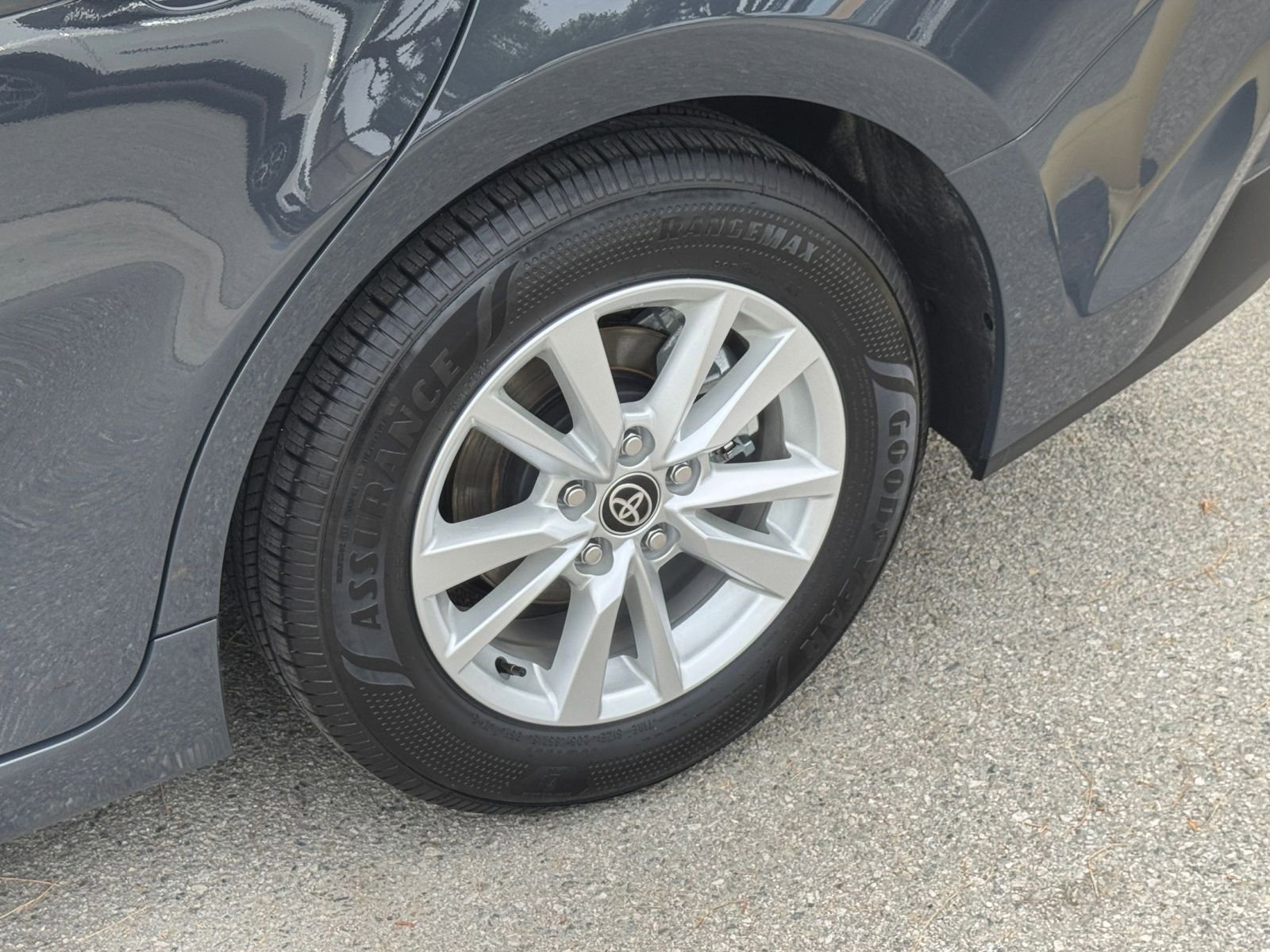 Used 2025 Toyota Camry LE FWD image 29