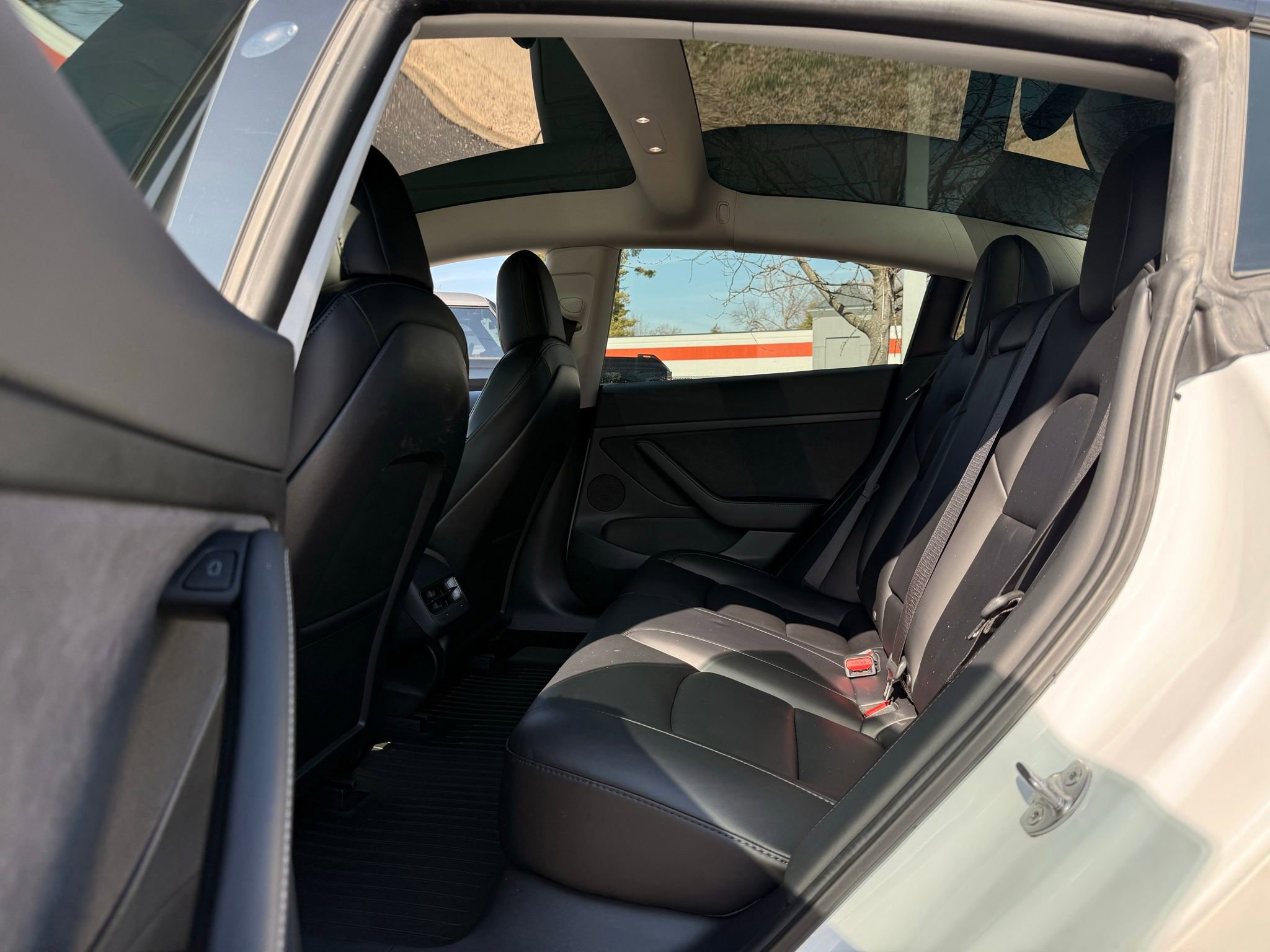 Used 2021 Tesla Model 3 Standard Range Plus image 35