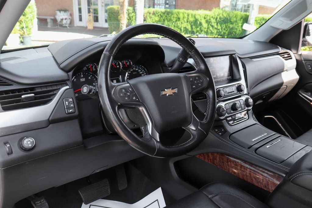 Used 2020 Chevrolet Suburban Premier RWD image 22