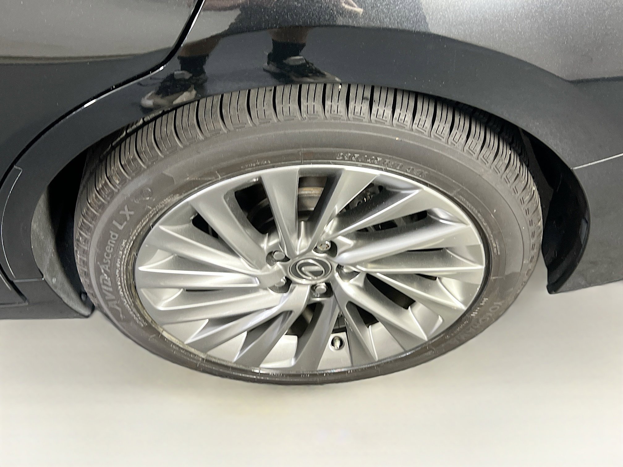Used 2019 Lexus ES 350 w/ Accessory Package FWD image 31