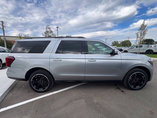 Used 2024 Ford Expedition Max Limited AWD/4WD image 4