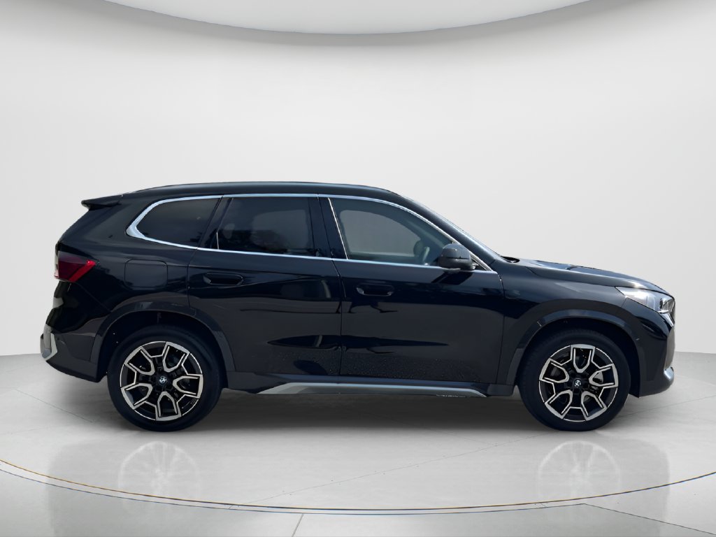 Certified 2025 BMW X1 xDrive28i w/ Technology Package AWD/4WD image 4