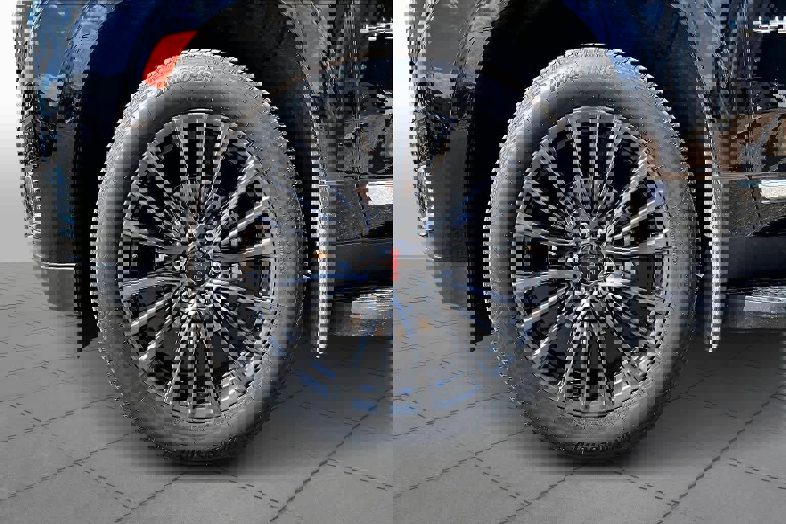 Used 2022 GMC Yukon SLT w/ SLT Premium Package image 11