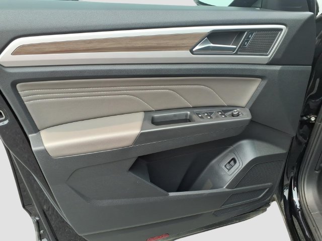 Used 2023 Volkswagen Atlas SEL AWD/4WD image 23