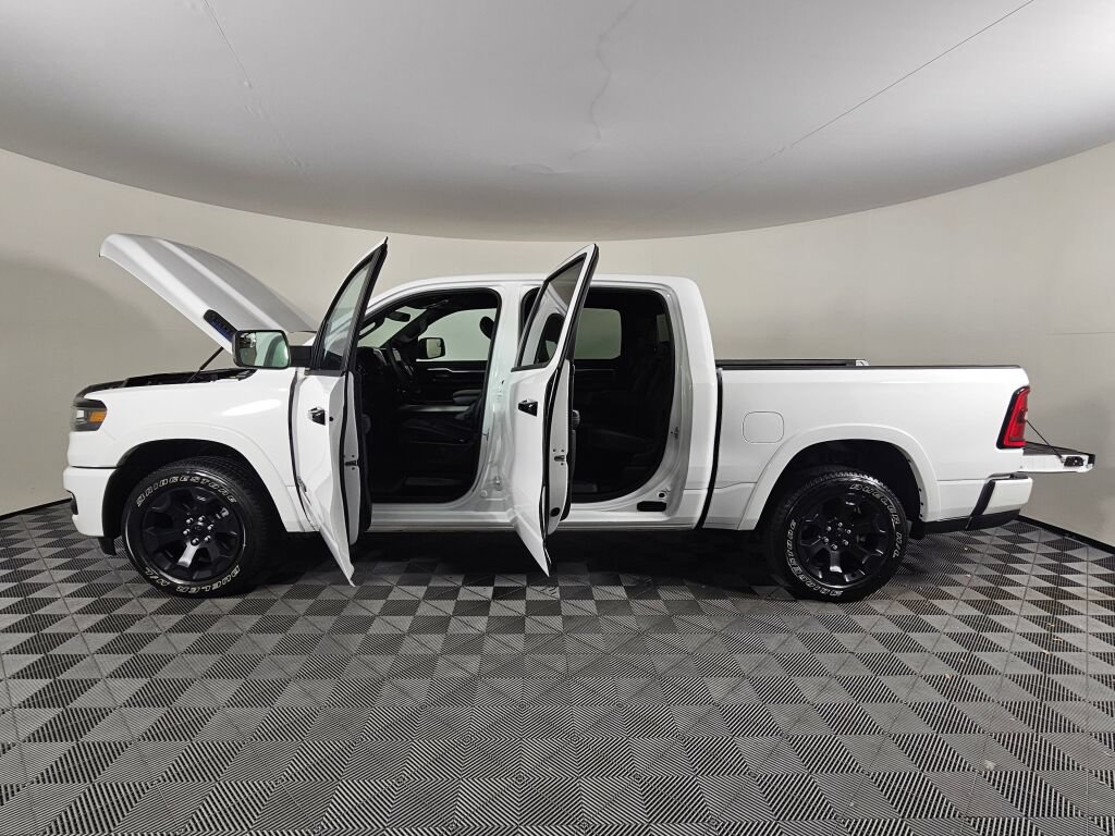 Used 2025 RAM 1500 Big Horn AWD/4WD image 16