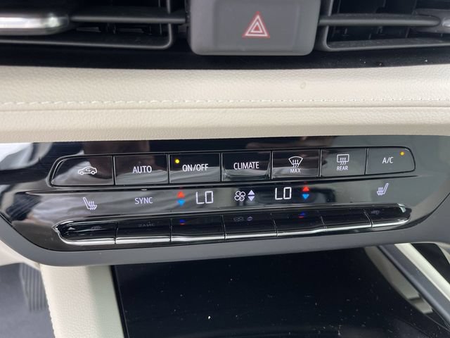 Used 2023 Buick Envision Preferred AWD/4WD image 18
