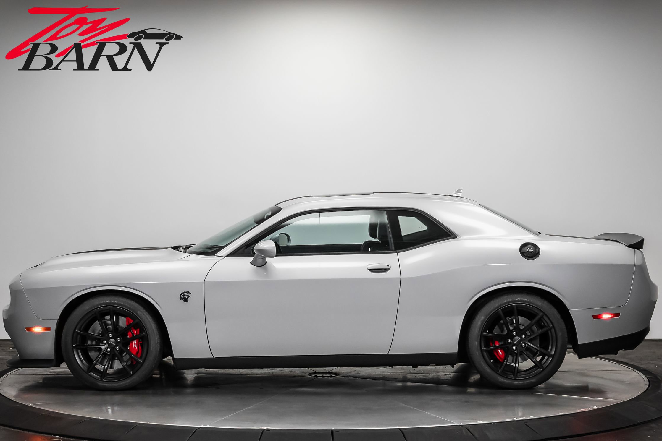 Used 2023 Dodge Challenger SRT Hellcat image 2