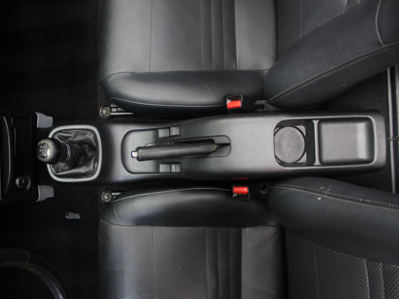 Used 2004 Toyota MR2 image 35