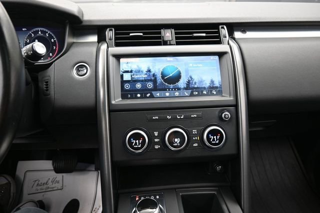 Used 2020 Land Rover Discovery Landmark AWD/4WD image 10