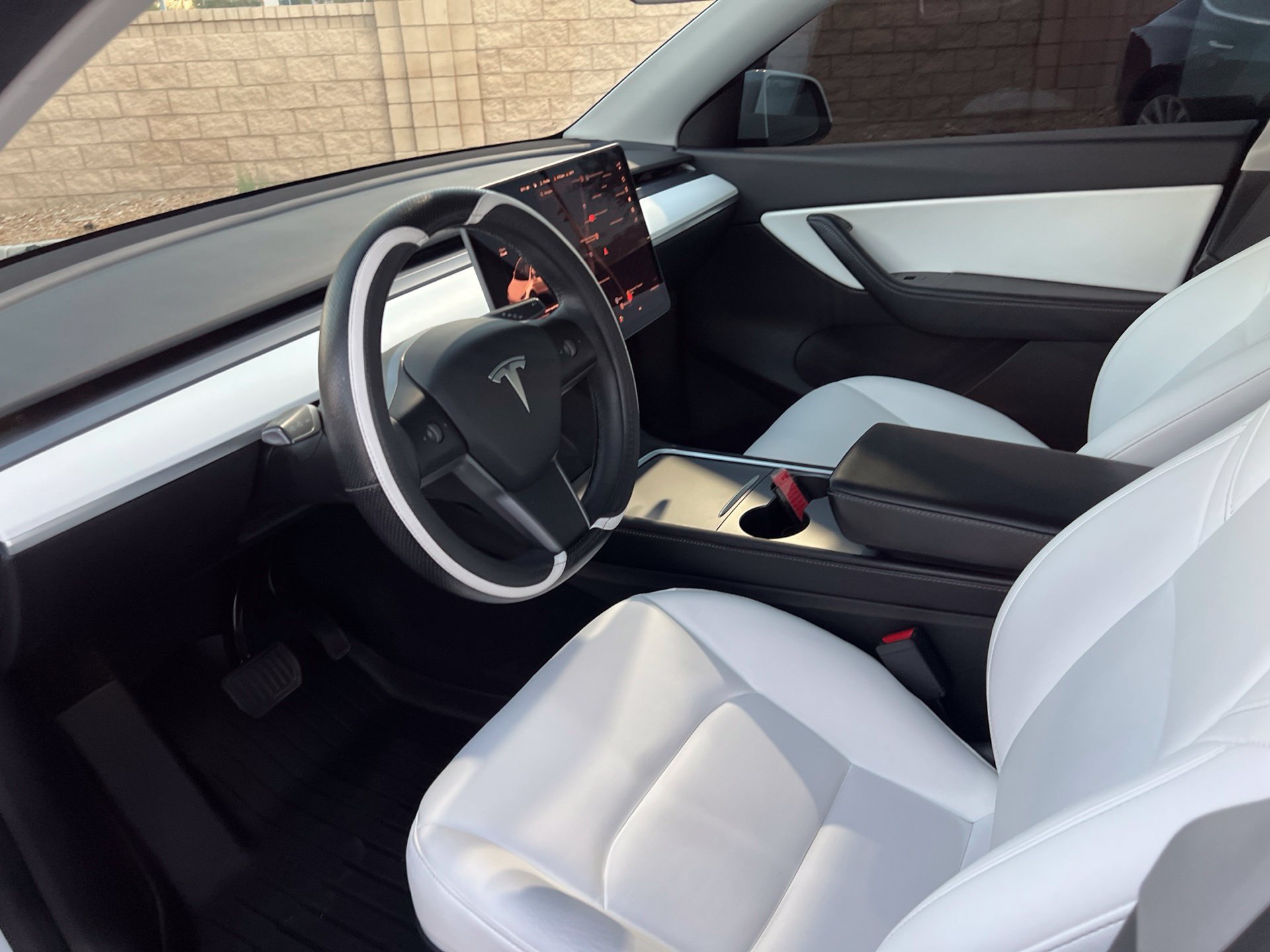 Used 2021 Tesla Model Y Long Range AWD/4WD image 29