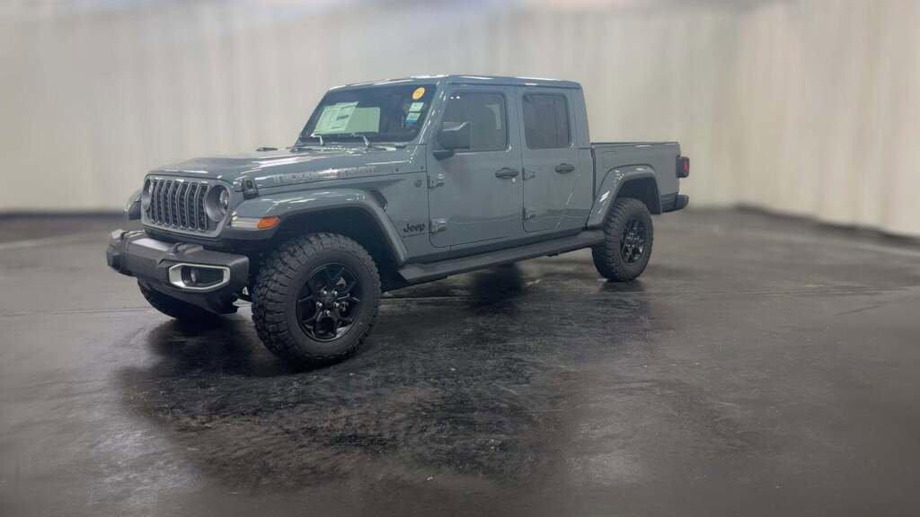 New 2026 Jeep Gladiator Sport