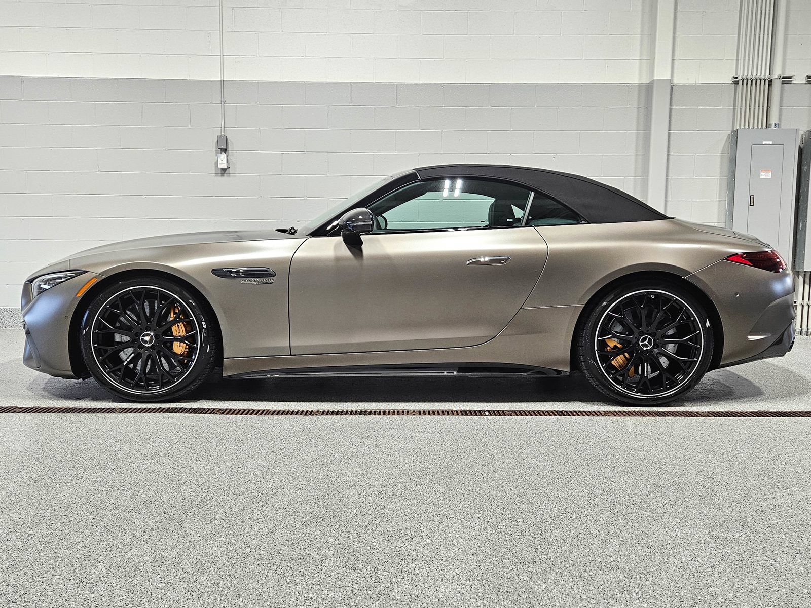 Certified 2025 Mercedes-Benz SL 63 AMG S e Performance 4MATIC image 7