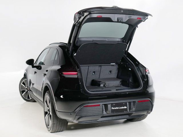 New 2025 Porsche Macan 4 Electric image 31