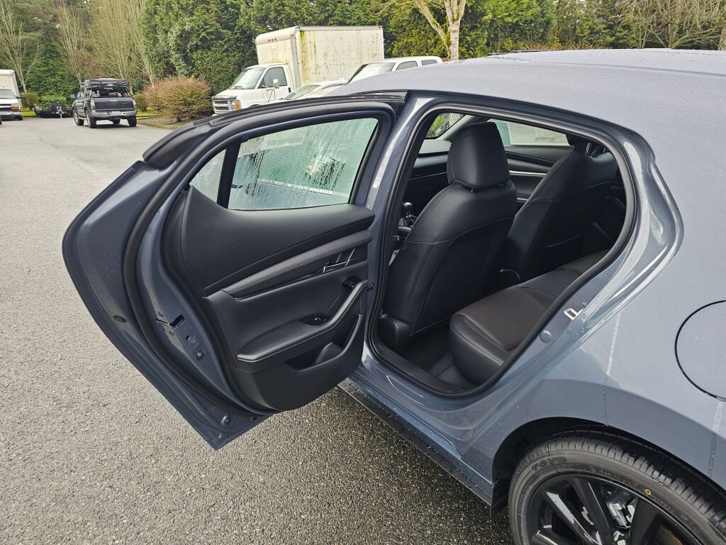 New 2026 MAZDA MAZDA3 2.5 S Hatchback w/ Premium Pkg FWD image 23