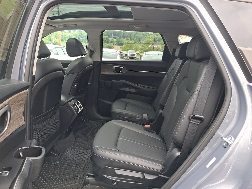 Certified 2023 Kia Sorento X-Line EX AWD/4WD image 12