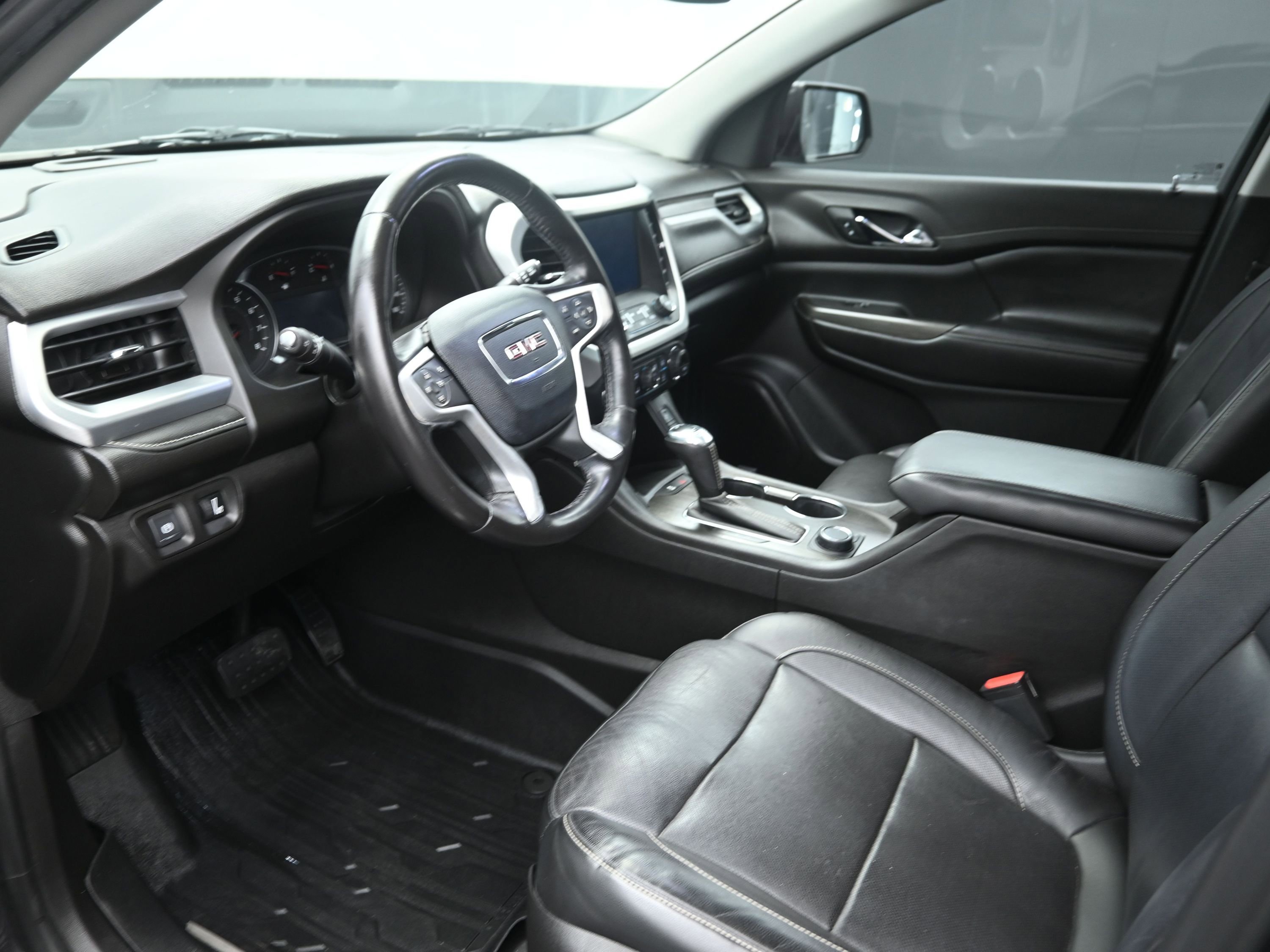 Used 2019 GMC Acadia SLT w/ LPO, Floor Liner Package image 12