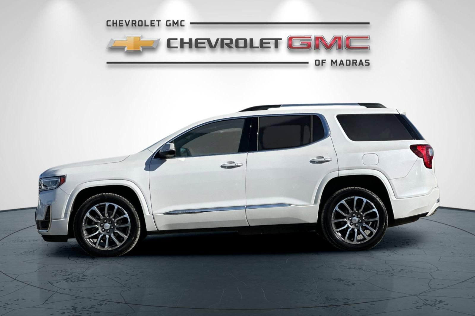 Used 2021 GMC Acadia Denali w/ Denali Ultimate Package AWD/4WD image 6