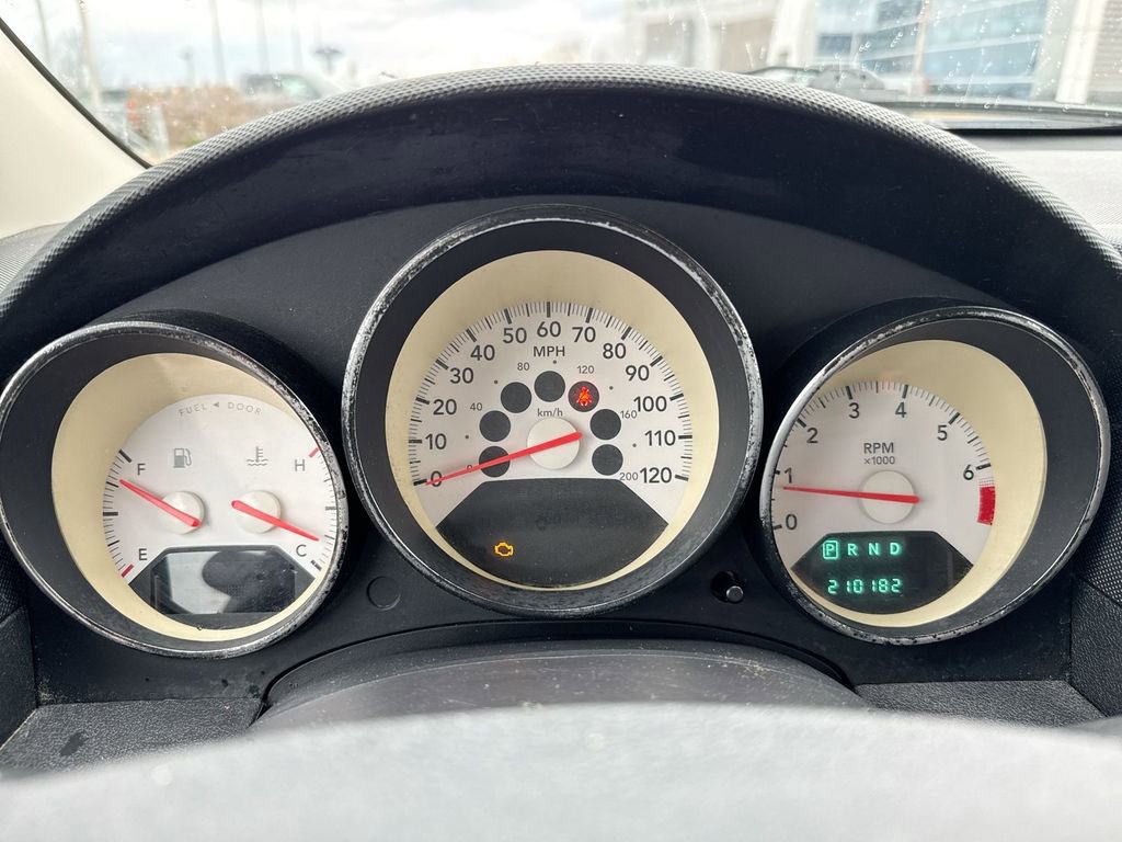 Used 2009 Dodge Caliber SXT image 12