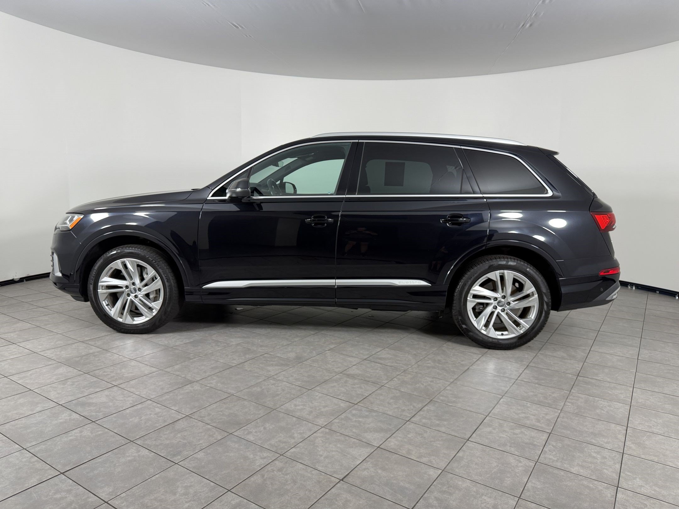 Used 2021 Audi Q7 3.0T Premium Plus w/ Premium Plus Package AWD/4WD image 2