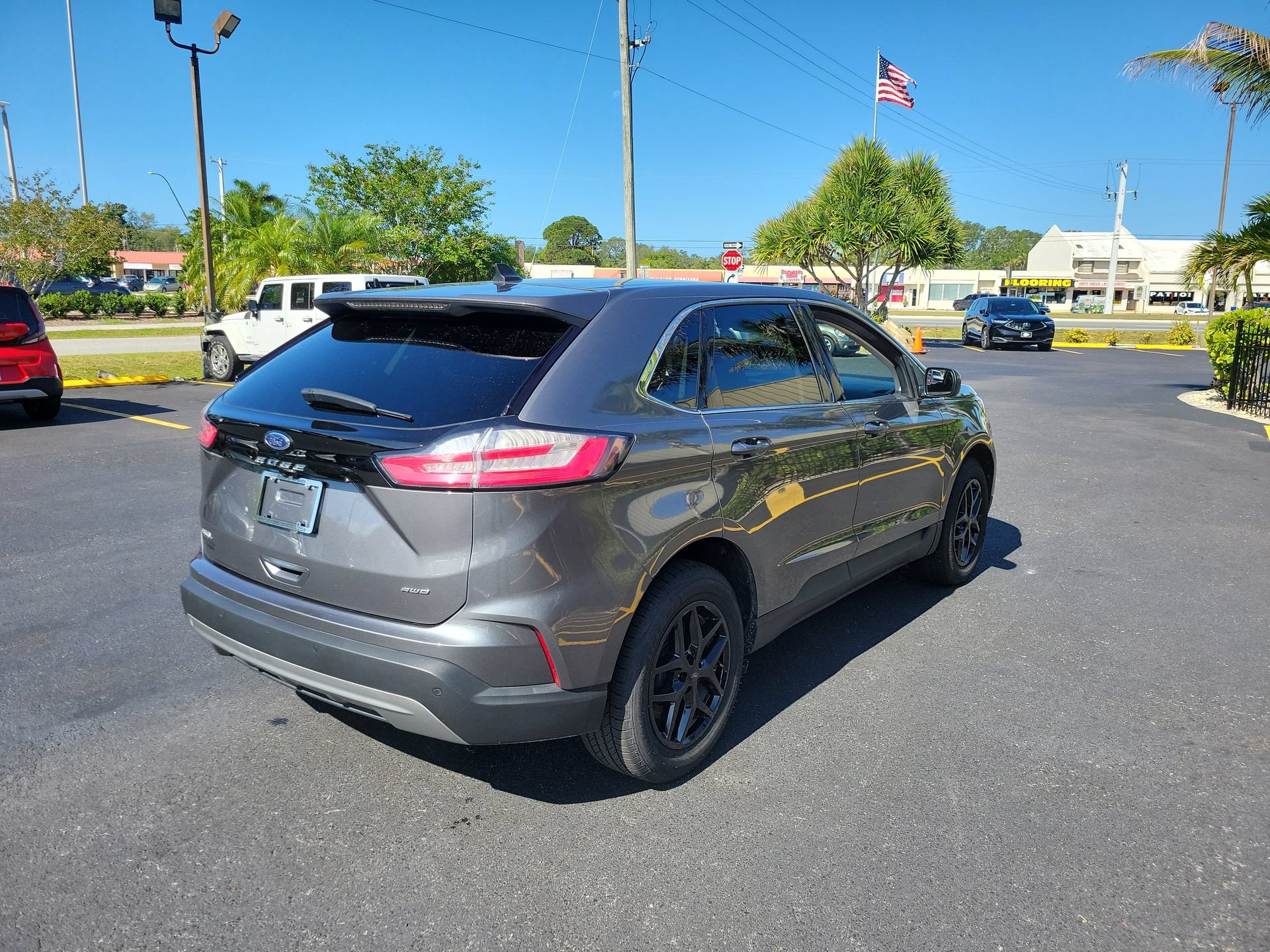 Used 2024 Ford Edge SEL AWD/4WD image 7
