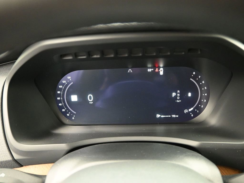 Used 2023 Volvo XC90 B6 Plus image 11