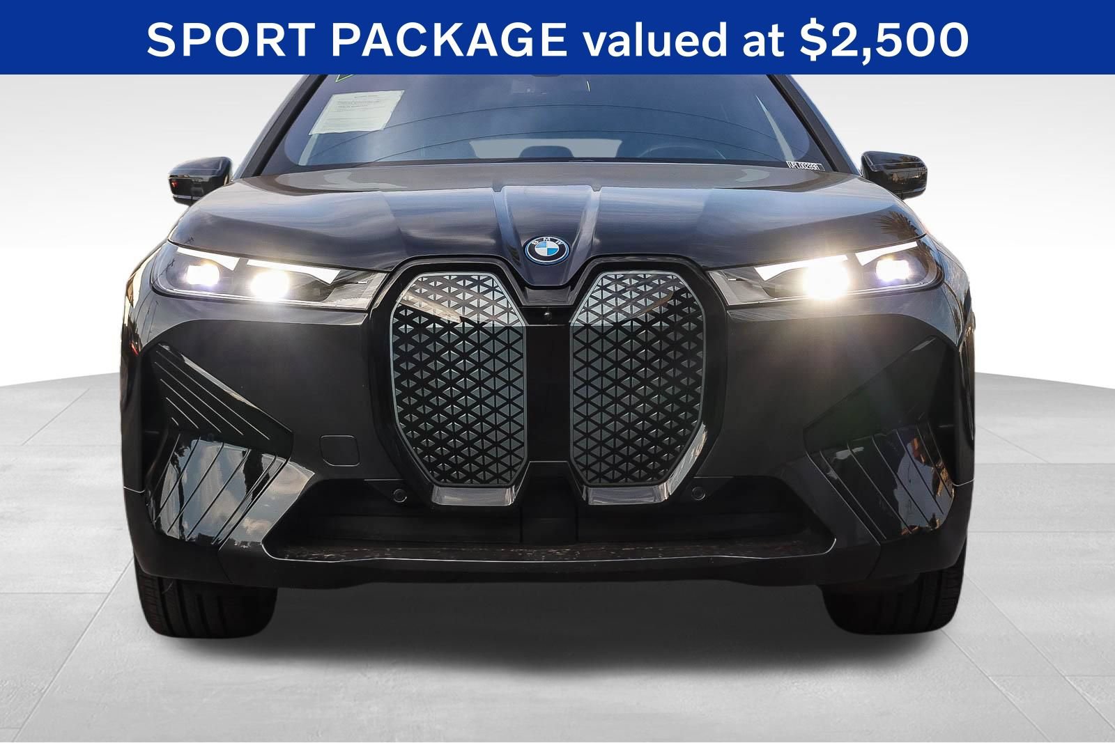 Used 2024 BMW iX xDrive50 w/ Sport Package AWD/4WD image 2