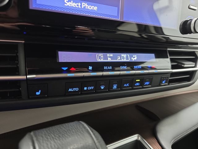 Certified 2024 Toyota Sienna XLE FWD image 19