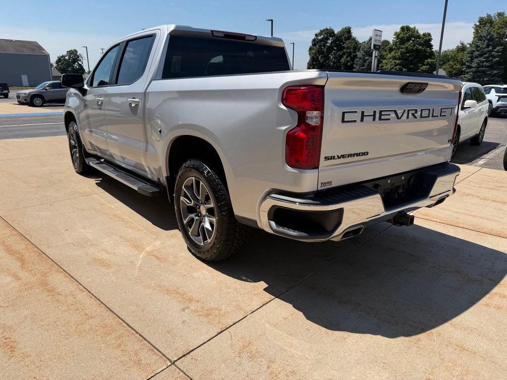 Used 2022 Chevrolet Silverado 1500 LT AWD/4WD image 5
