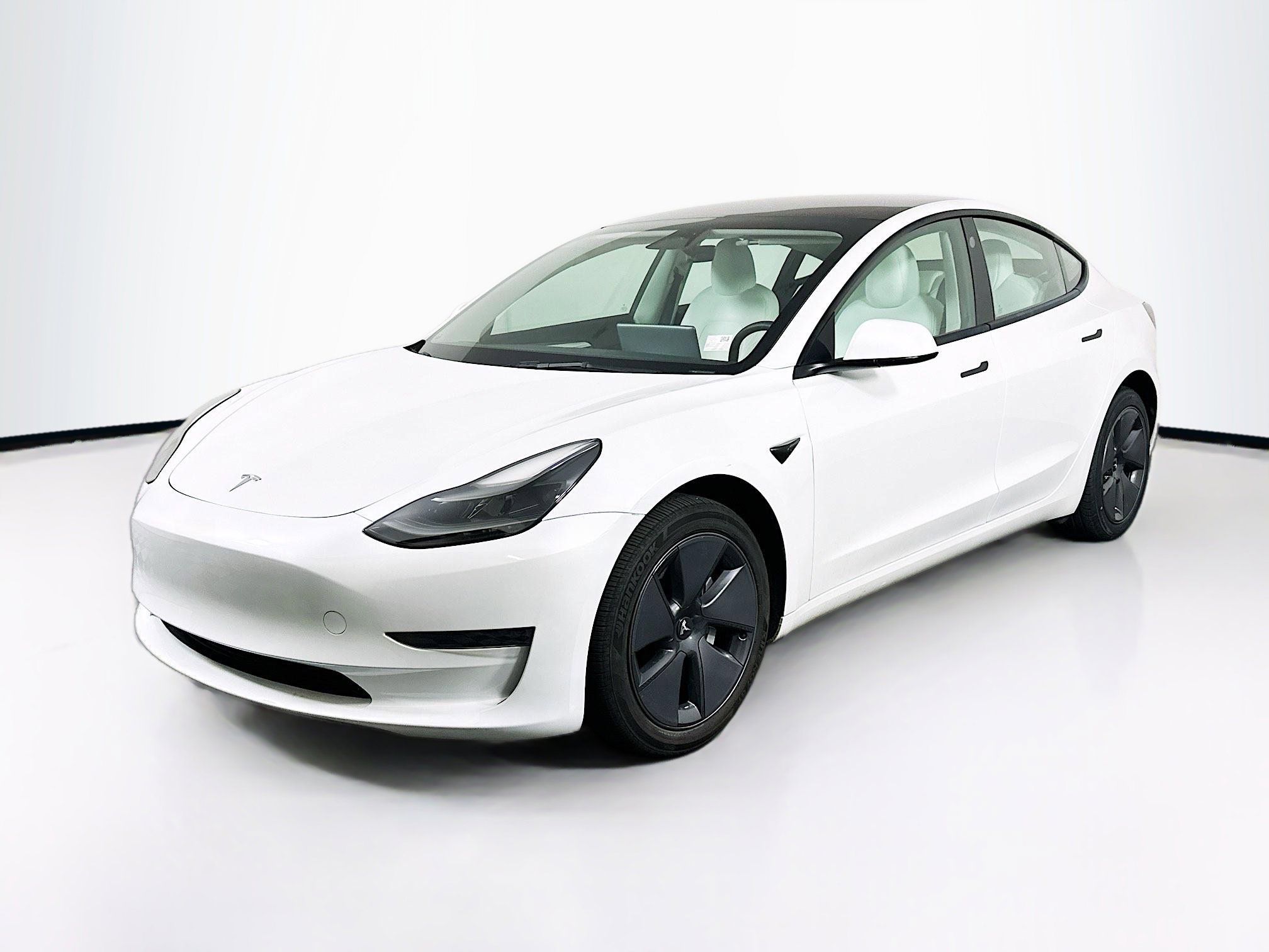 Used 2023 Tesla Model 3 Standard Range RWD image 3