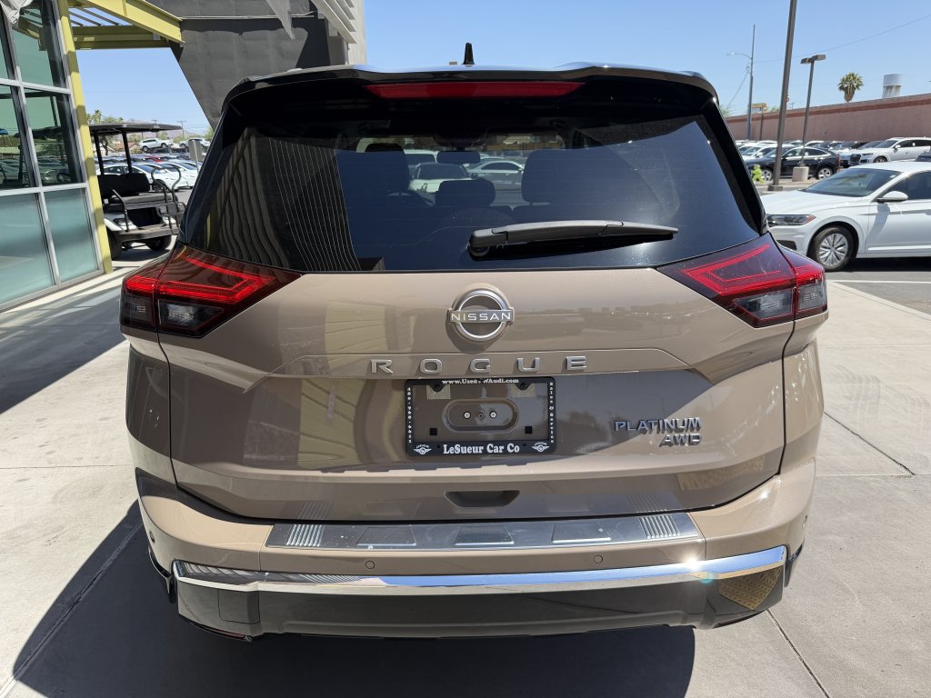Used 2024 Nissan Rogue Platinum AWD/4WD image 13