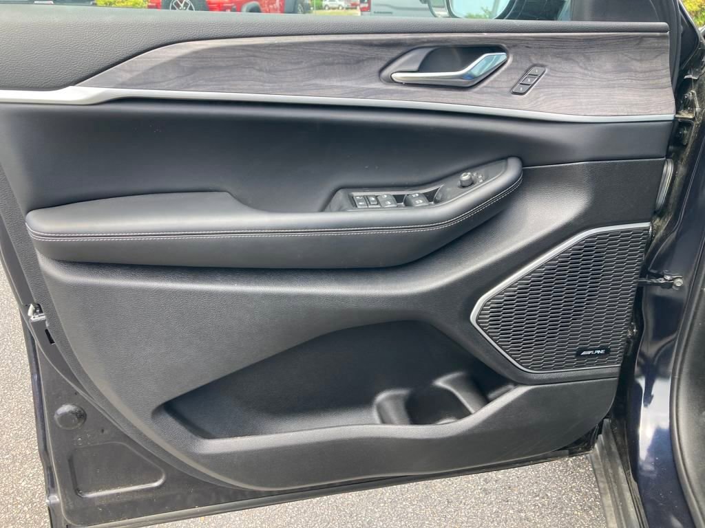 New 2024 Jeep Grand Cherokee Limited 4xe w/ Luxury Tech Group II image 11