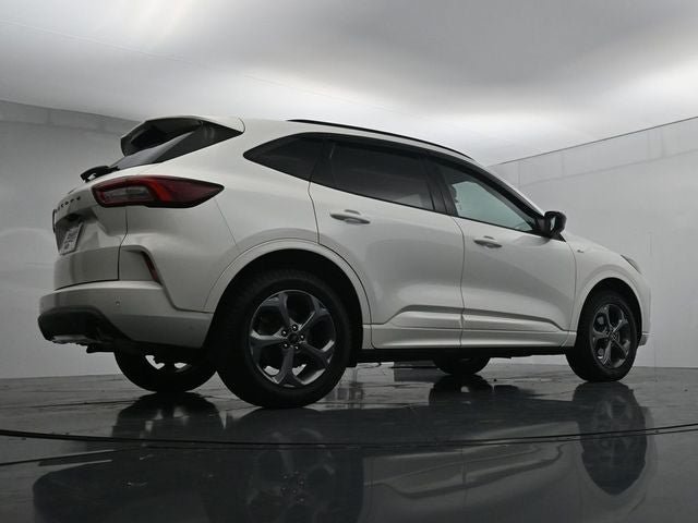Certified 2024 Ford Escape ST-Line w/ Tech Pack #1 AWD/4WD image 41
