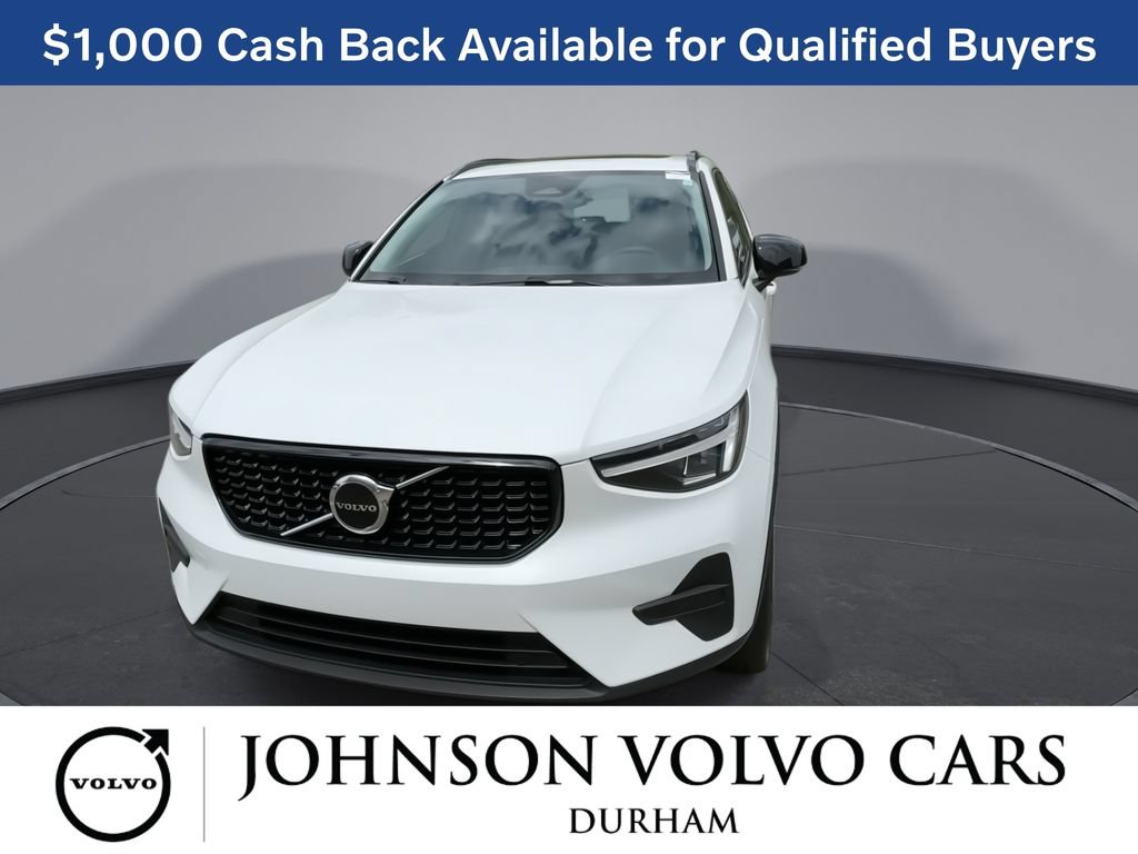 New 2026 Volvo XC40 B4 Core w/ Climate Package FWD image 3