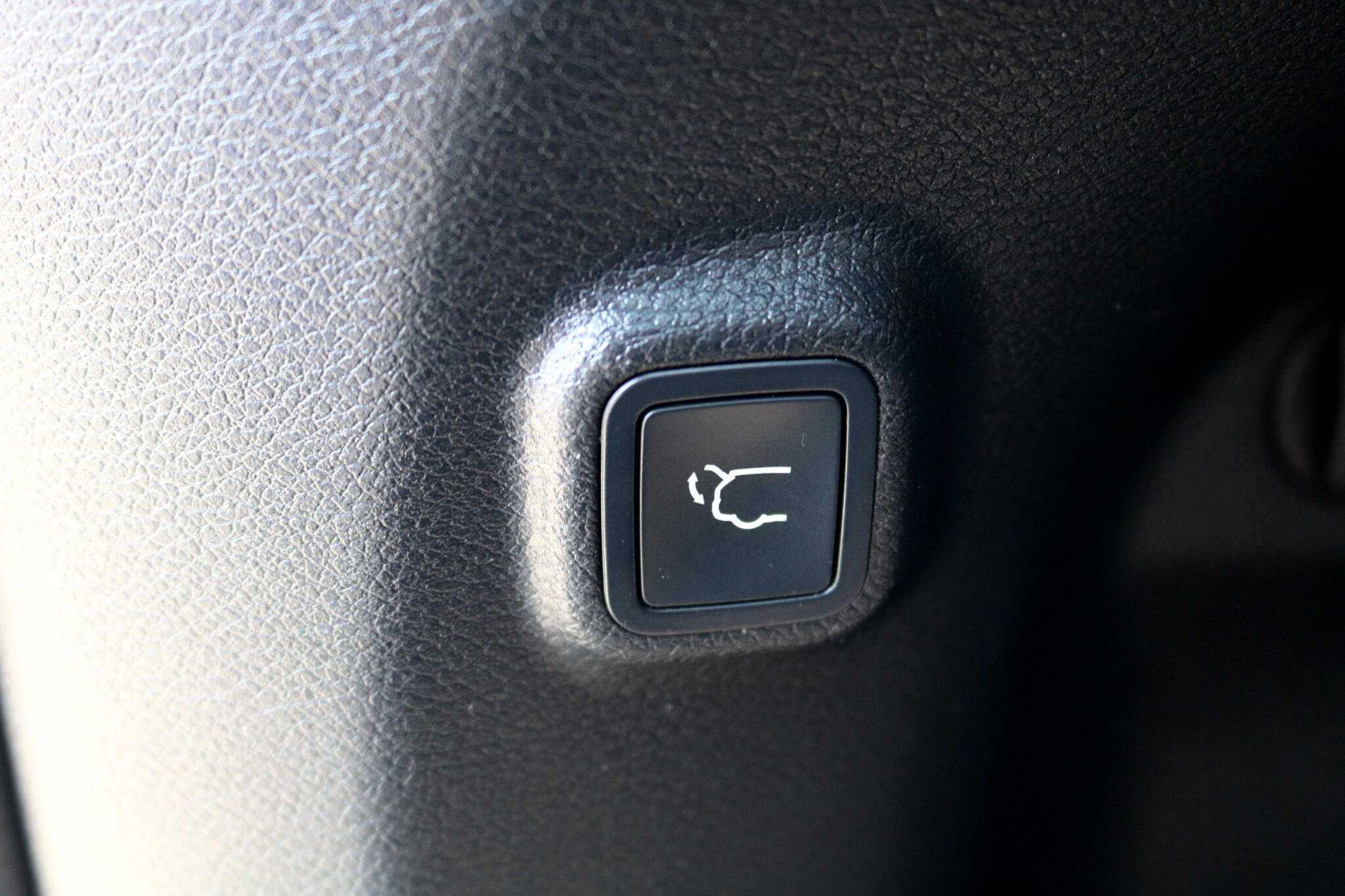 Used 2020 Jeep Cherokee Limited image 46