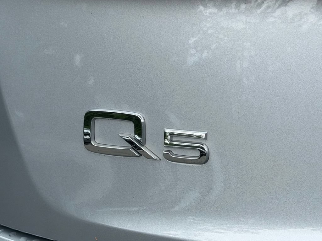 Used 2020 Audi Q5 Premium w/ Premium Plus Package AWD/4WD image 31