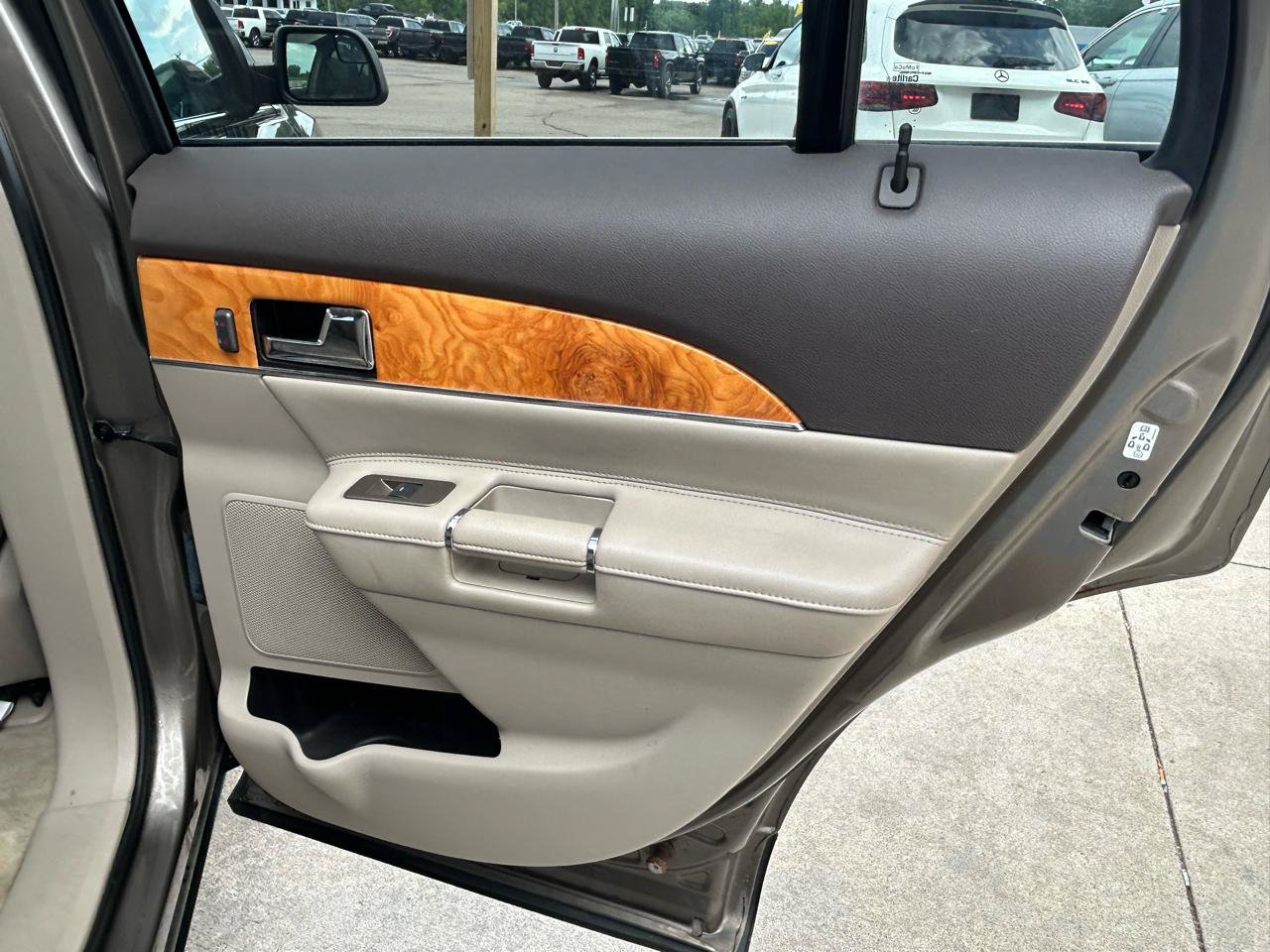 Used 2012 Lincoln MKX AWD w/ Wood Pkg image 15
