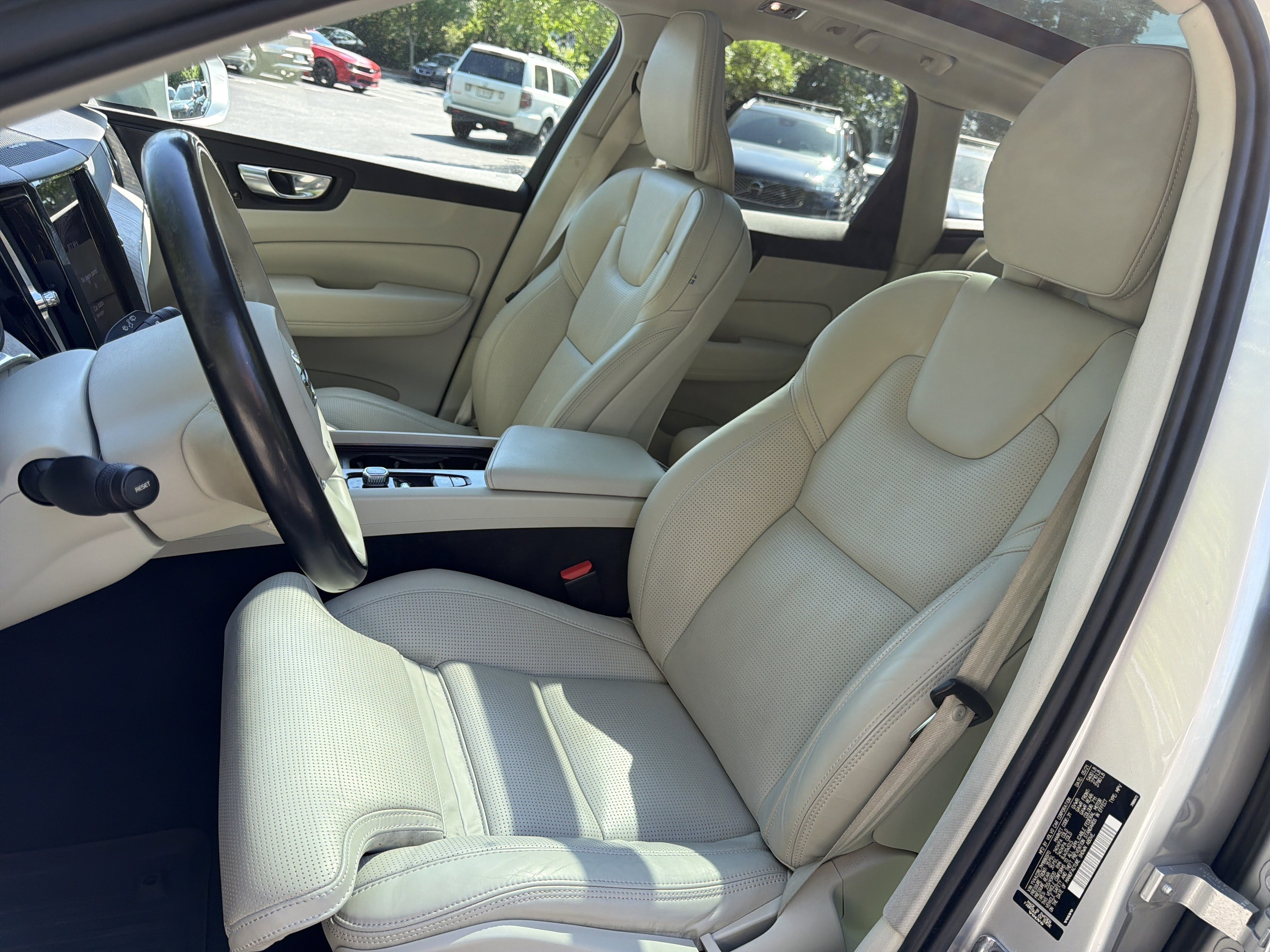 Used 2021 Volvo XC60 T6 Inscription w/ Advanced Package AWD/4WD image 16