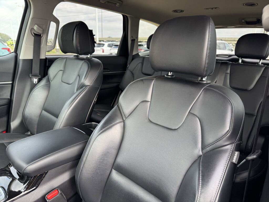 Used 2024 Kia Telluride LX image 30