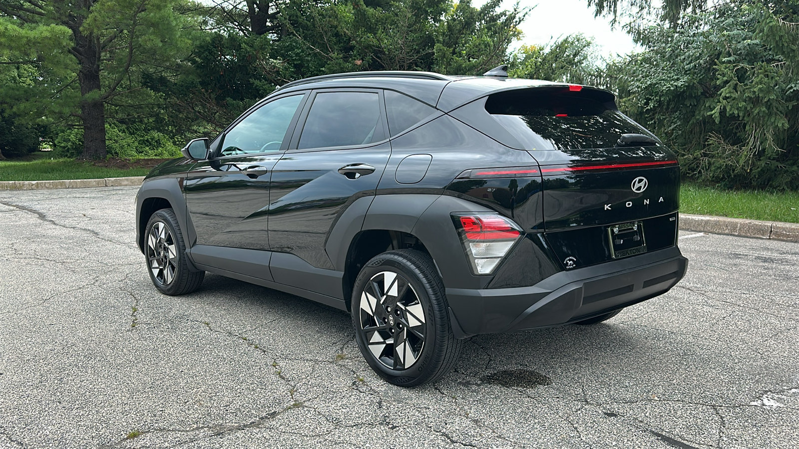 Used 2024 Hyundai Kona SEL AWD/4WD image 7