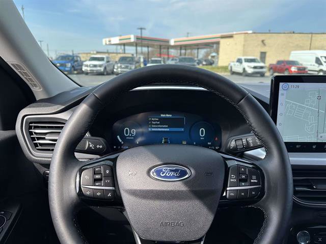 Used 2023 Ford Escape Platinum image 17