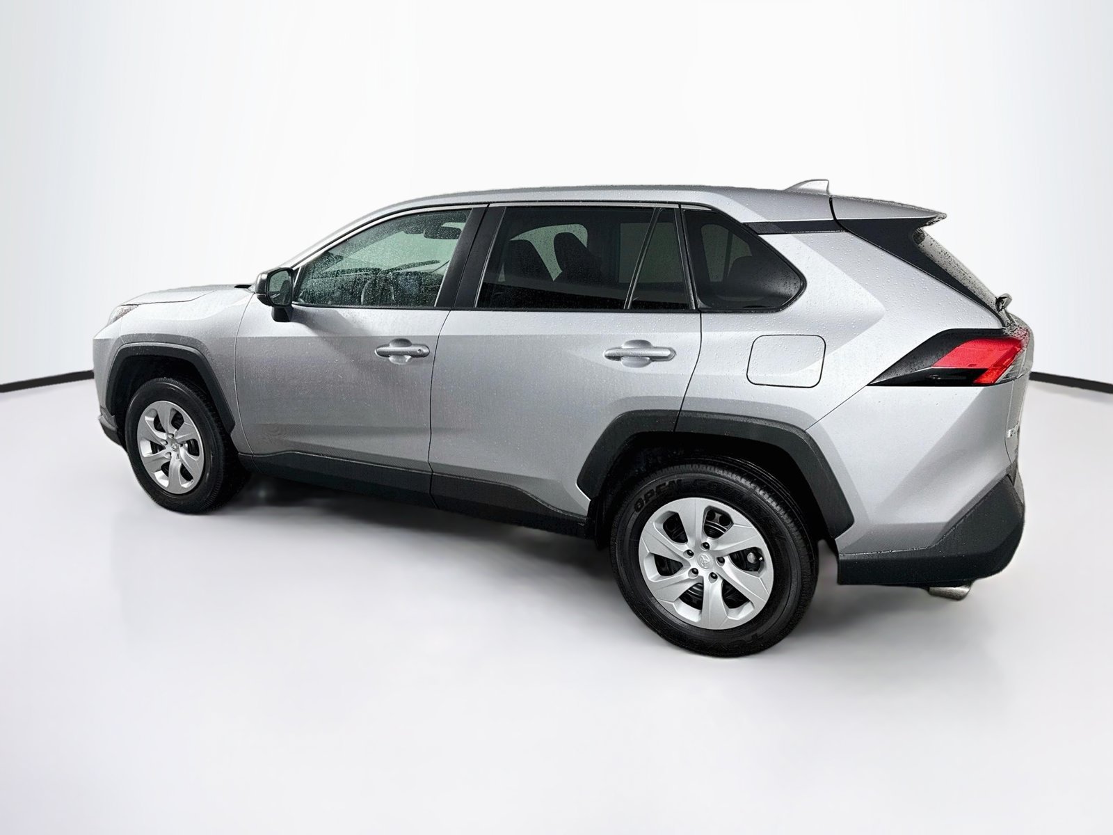 Used 2025 Toyota RAV4 LE AWD/4WD image 5