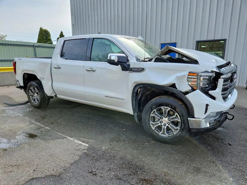 Used 2026 GMC Sierra 1500 SLT AWD/4WD image 2