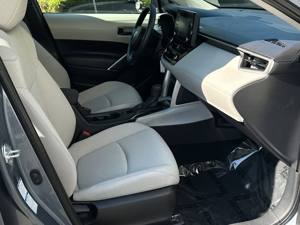 Used 2022 Toyota Corolla Cross L AWD/4WD image 10