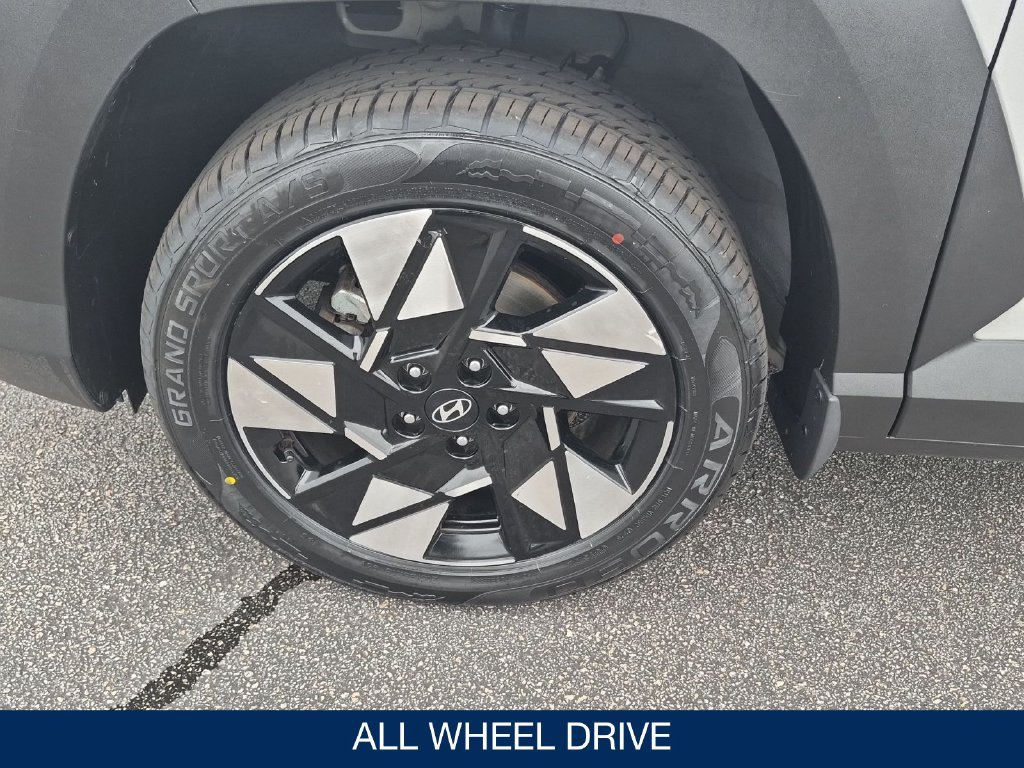 Certified 2025 Hyundai Kona SEL AWD/4WD image 10