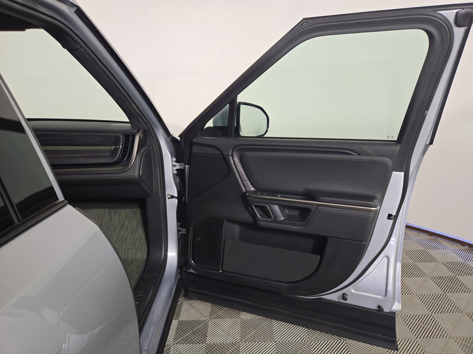 Used 2024 Rivian R1S Adventure Quad AWD/4WD image 18