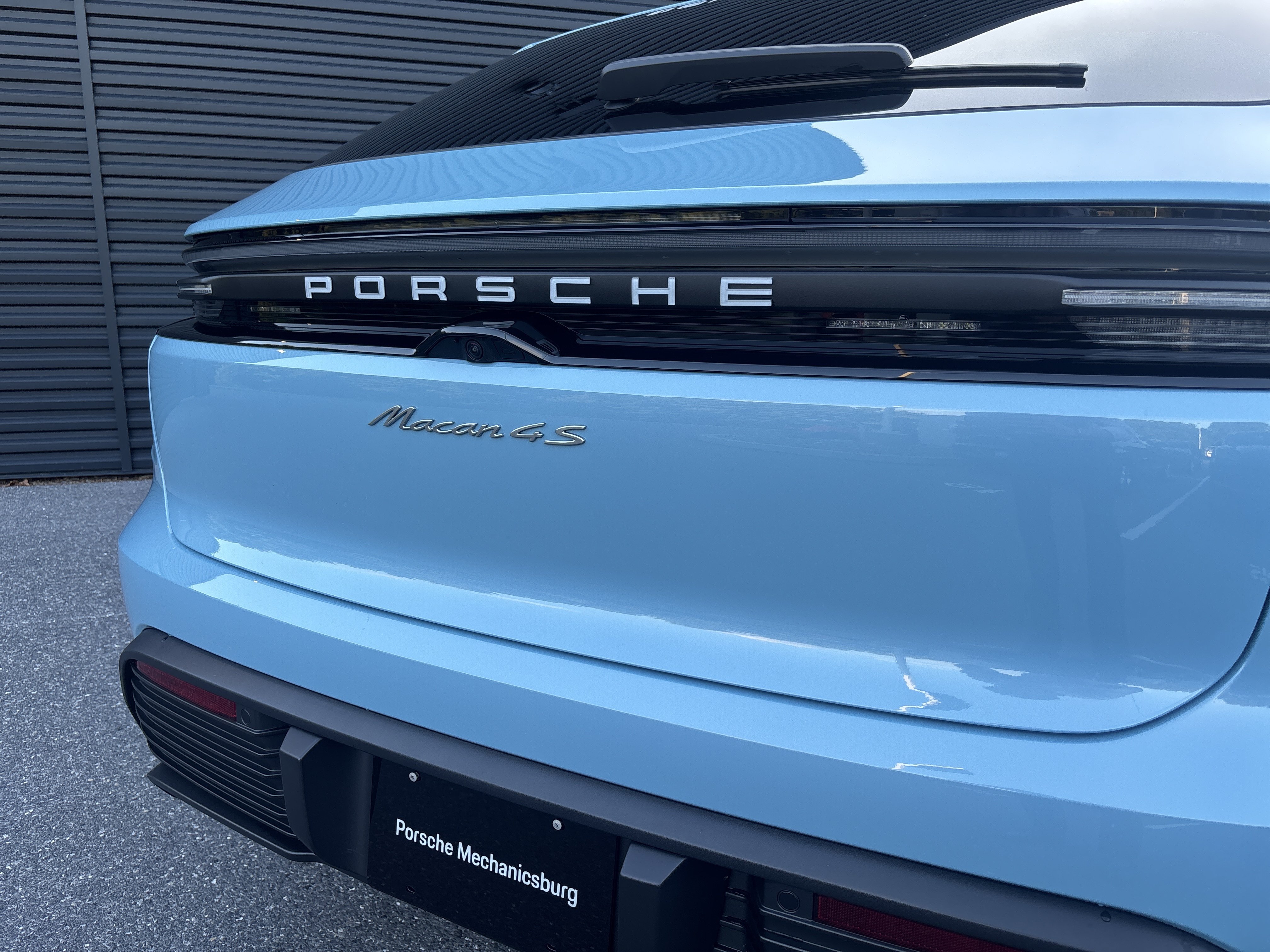 New 2025 Porsche Macan 4S Electric AWD/4WD image 29
