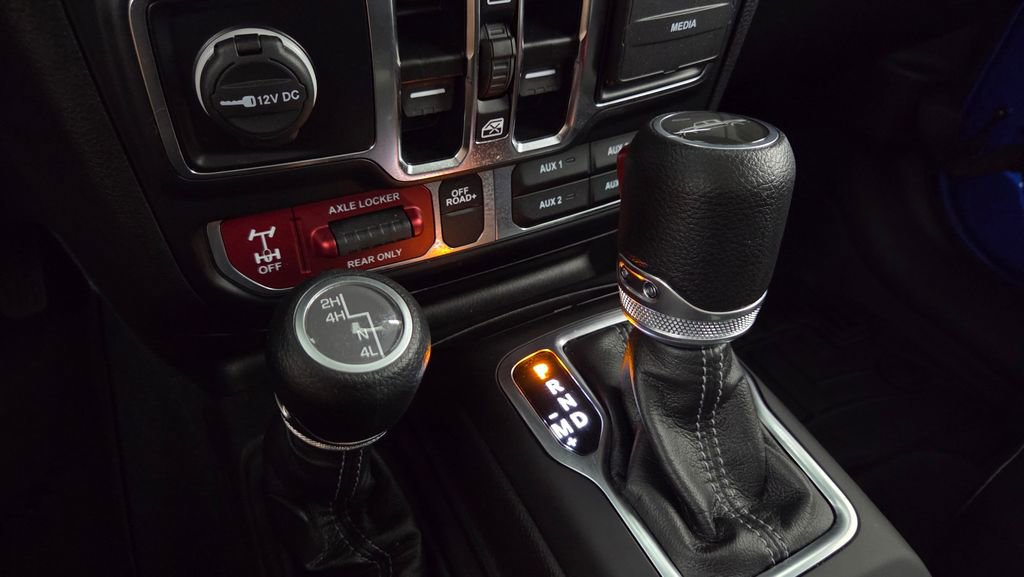 Used 2024 Jeep Gladiator Mojave w/ Technology Group image 26