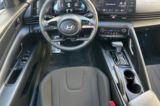 Used 2025 Hyundai Elantra Sport image 15