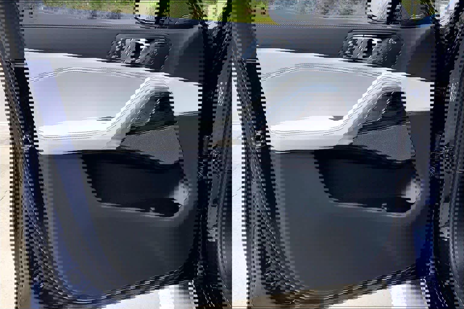 Certified 2024 BMW X6 xDrive40i w/ Premium Package image 25