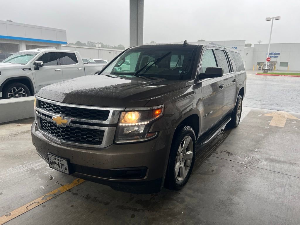 Used 2015 Chevrolet Suburban LT RWD image 1
